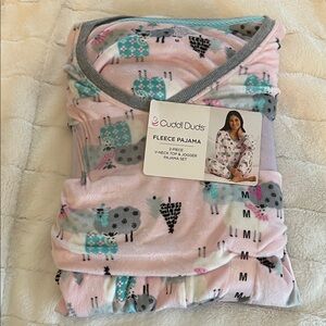 Cuddl Duds Pink and Gray Fleece Pajama Set